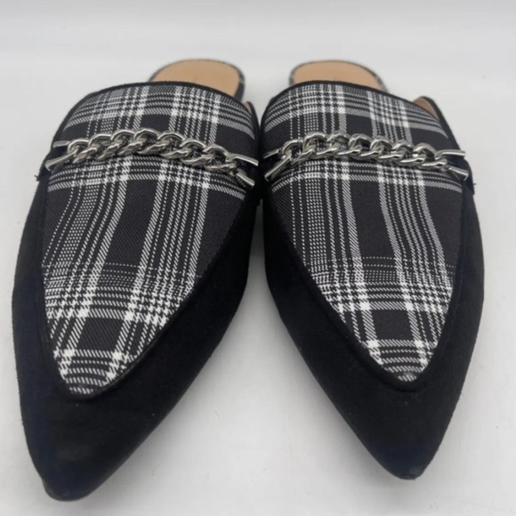 Ann Taylor Womens Black Pointed Toe Chain Slip Mules Size 9.5 Loafers Faux Suede - Picture 4 of 10